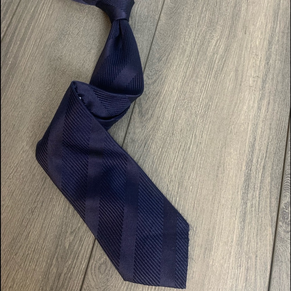 CHARLES WAIN TIE